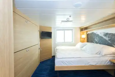 Croisière sur le MS Spitsbergen : Norvège Arctique – Expédition à la lueur des Aurores Boréales 