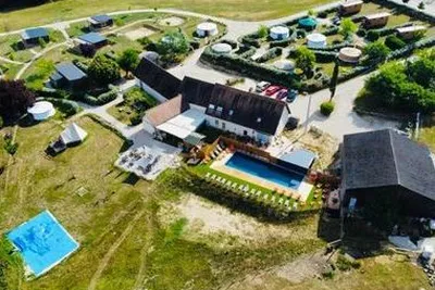 Camping Yourte And Spa (Chisseaux à 3 km)