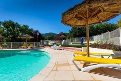 Camping Aux Vallons (Bauduen à 4 km)