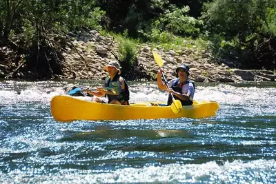 Camping Le Peyrolais (Saint-Julien-de-Peyrolas à 1 km)