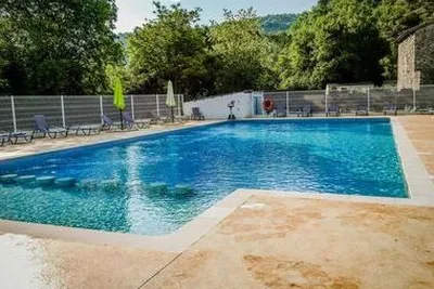 Camping Le Plan D Eau (Saint-Privat à 3 km)