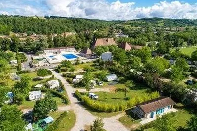Camping Le Chateau (Hauterives à 7 km)
