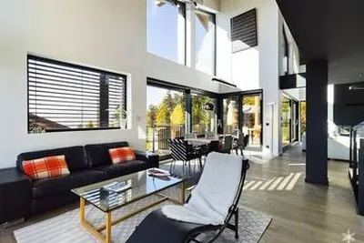 Chalet  MIL8