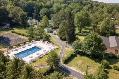 Camping Le Grand Paris (Nesles-La-Vallée à 3 km)