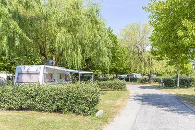 Camping Les Prés Hauts (Sisteron à 7 km)