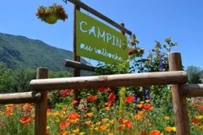 Camping Au Valbonheur - Le Plan d'eau (Valbonnais à 8km)