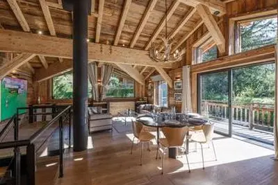 Chalet Black Wood 