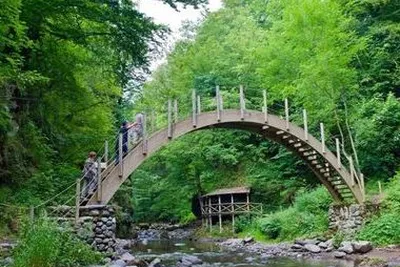Camping L'Échappée Verte (Pleaux à 20km)