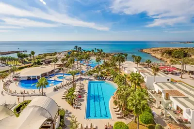 Hôtel Adams Beach Hotel