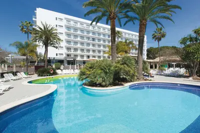 Hôtel Riu Bravo.