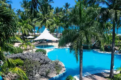Hôtel Diani Reef Beach Resort & Spa 5* et Safari 1 Nuit