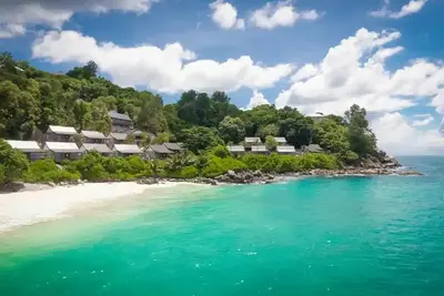 Hôtel Carana Beach 4*