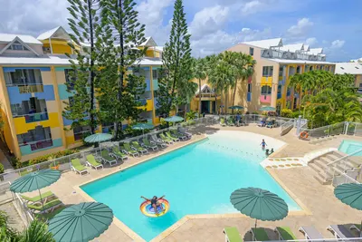 Hôtel Canella Beach 3*