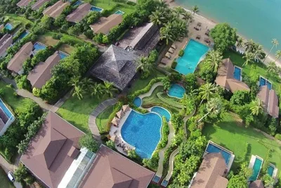 Hotel The Village Coconut Island 4*