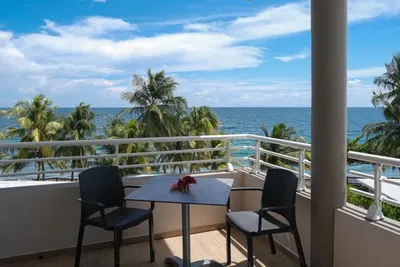 Hôtel Diamant les Bains 4* avec location de voiture et croisière en catamaran