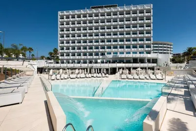 Hotel Caserio 4*