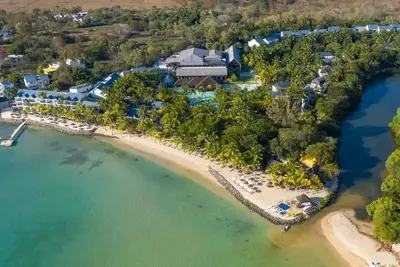 Hotel The Ravenala Attitude 4*