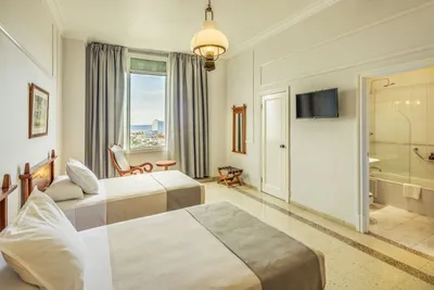 Combiné hôtel Kappa City Sevilla Habana 4* by Melia & hôtel Iberostar Origin Laguna Azul 5*