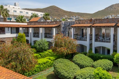 Hôtel Tiana Beach Resort 4*