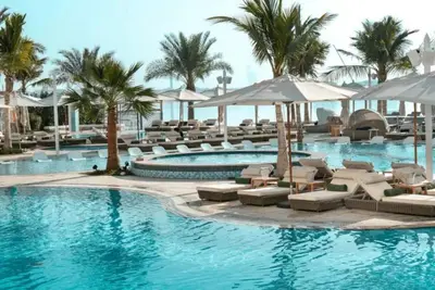 Hôtel The First Collection Waterfront 4*