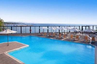 Hôtel Ramada Attica Riviera 5*