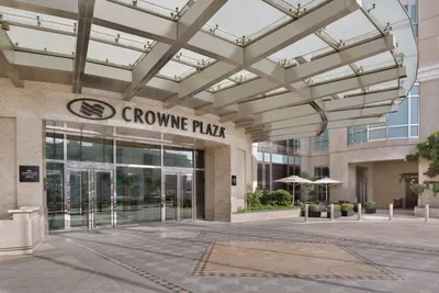 Combiné Dubaï-Abu Dhabi: Crowne Plaza Dubai Jumeirah 5* / Royal M Resort Abu Dhabi 5*