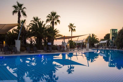 Hôtel Pine Bay Holiday Resort 5*