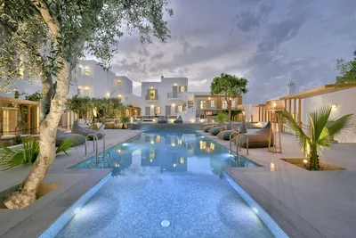 Petinos Hôtel 4*