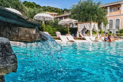 Nefeli Hôtel 3*