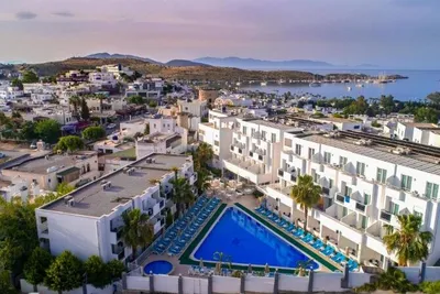 Hôtel Shark Club 4*