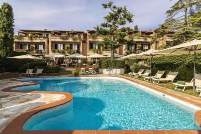Hôtel Relais Santa Chiara 4*