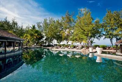 Hôtel LUX* Saint Gilles 5*