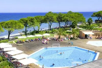Hôtel Le Village des Isles