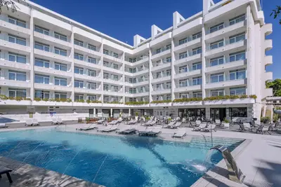 Hôtel Olympus Palace (vol inclus)