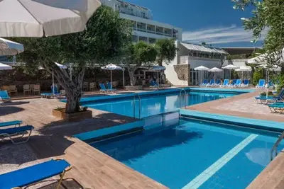 Smart Club Golden Alexandros Hôtel