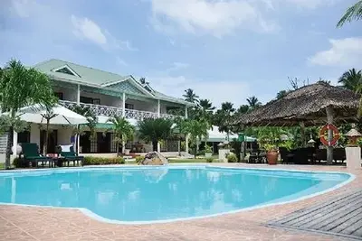 Combiné hôtels 2 Iles : Praslin + Mahé - The Britannia + L'Habitation Cerf Island 3*SUP - 14 Nuits