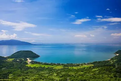 Circuit De la Baie d'Halong à la Mer de Chine **Offre Spéciale Province**