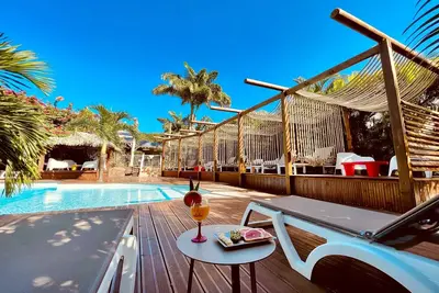 Hôtel Résidence Tropicana Suites