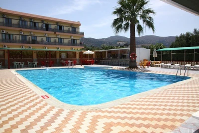 Hôtel Triton Garden