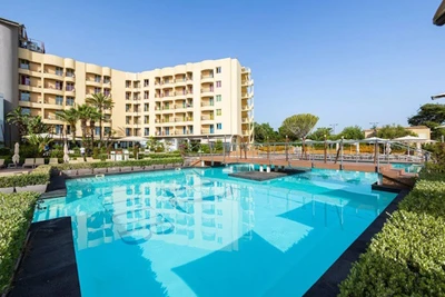 Hôtel Domina Zagarella, avec location de voiture