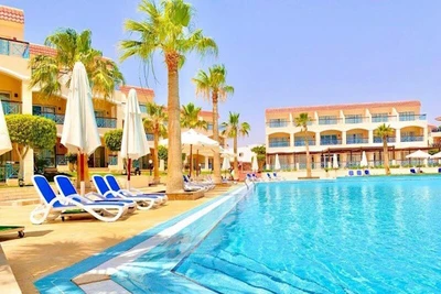 Hôtel Ivy Cyrene Island Aqua Park Resort