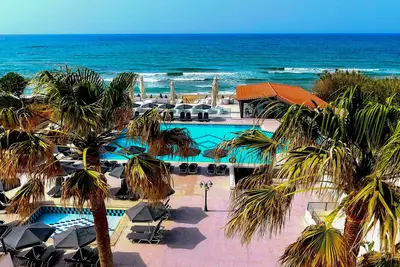 Hôtel Krini Beach Hotel