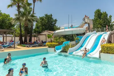 Camping Les Méditerranées - Charlemagne