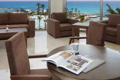 Hôtel Adams Beach Hotel