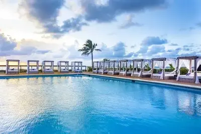 Hôtel Crown Paradise Club