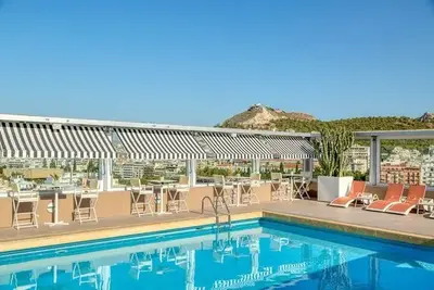 Hôtel Divani Caravel