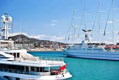 Hôtel Ryans La Marina