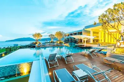 Hôtel Crest Resort & Pool Villas