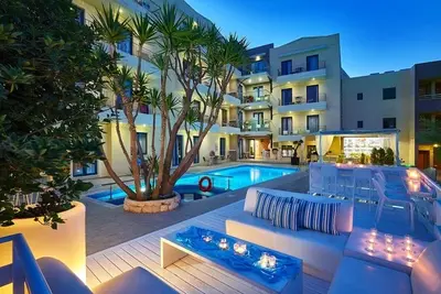 Hôtel Manos Maria Hotel & Apts   Her