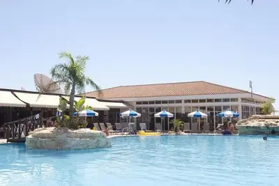 Hôtel Makronisos Village